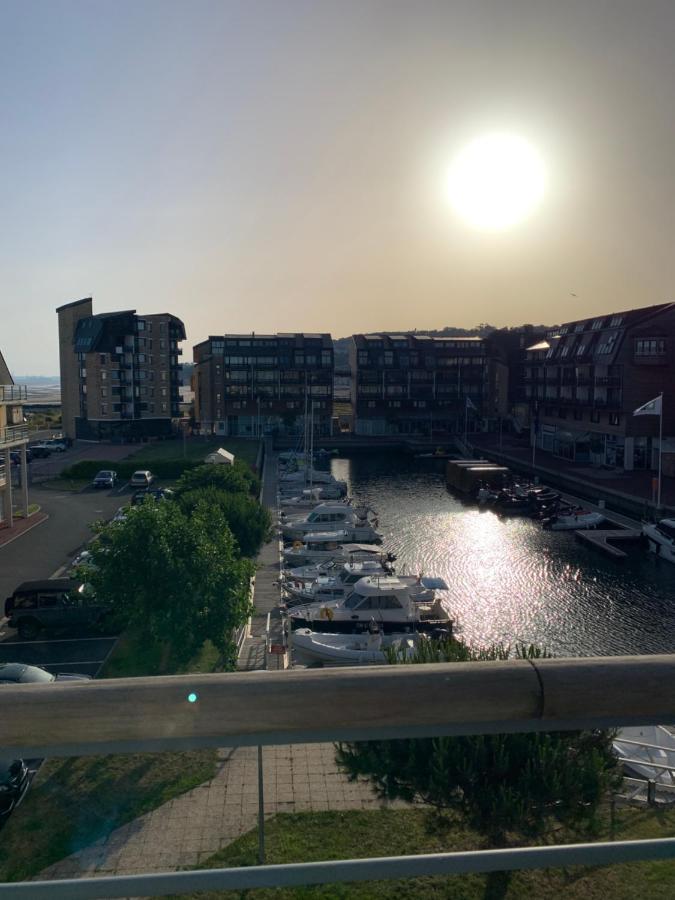 Blue Bay Studio Terrasse Deauville Exterior photo